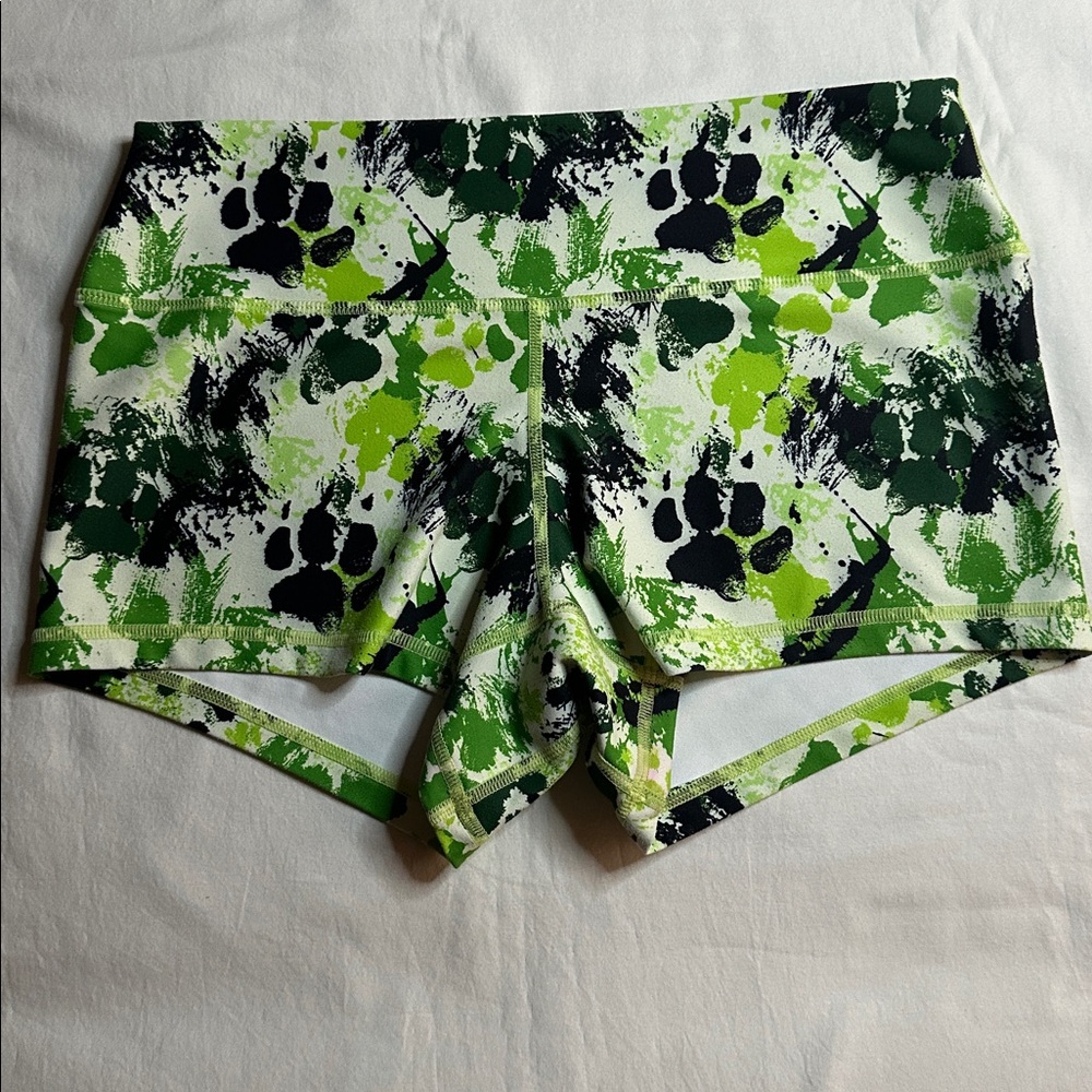 Peachy Athletic Paw Green Shorts Size M